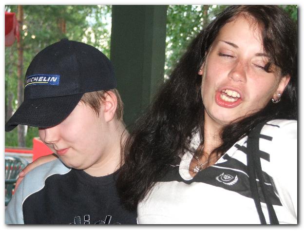 602x451 pixels (48K)